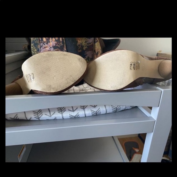 Crib - Picture 2 of 2